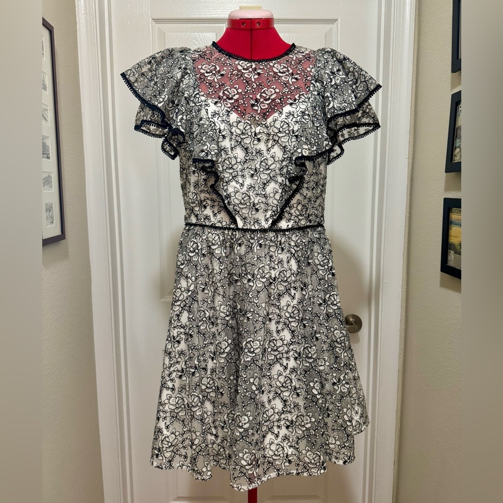 Monique Lhuillier White and Black Lace Dress, sz 10